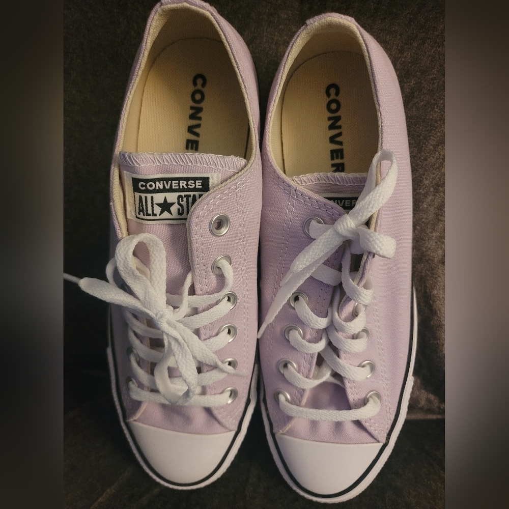 NWT Converse Womens 9.5m
